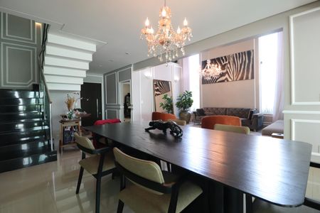 Casa de condomínio para alugar com 350m², 3 quartos e 5 vagasSala de Jantar