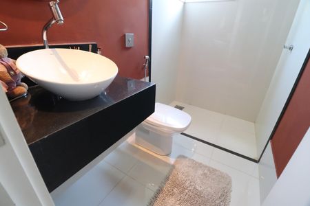 Casa de condomínio para alugar com 350m², 3 quartos e 5 vagasLavabo