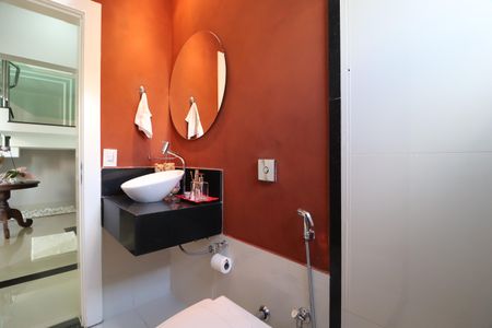 Casa de condomínio para alugar com 350m², 3 quartos e 5 vagasLavabo