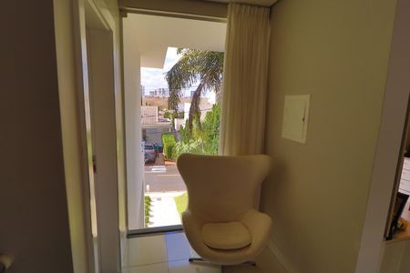 Casa de condomínio para alugar com 350m², 3 quartos e 5 vagasHall Superior