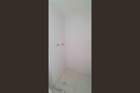 Banheiro de apartamento para alugar com 2 quartos, 46m² em São Pedro, Osasco