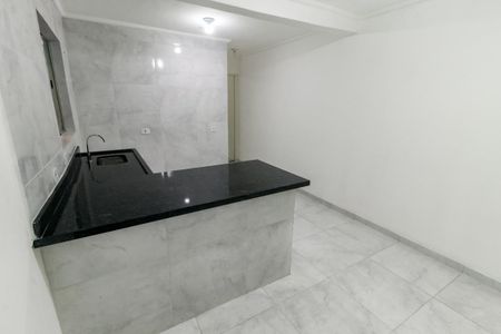 Cozinha de casa para alugar com 2 quartos, 48m² em Parque Regina, São Paulo