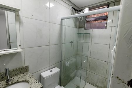 Banheiro Corredor de casa para alugar com 2 quartos, 48m² em Parque Regina, São Paulo