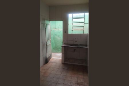 Cozinha de casa para alugar com 2 quartos, 55m² em Universitário, Belo Horizonte