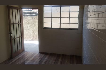 Cozinha de casa para alugar com 2 quartos, 55m² em Universitário, Belo Horizonte