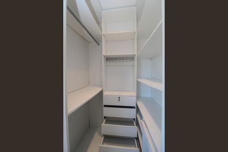 Apartamento para alugar com 37m², 1 quarto e 1 vaga Apartamento para alugar com 37m², 1 quarto e 1 vagaCloset