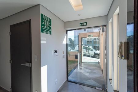 Entrada de apartamento à venda com 2 quartos, 61m² em Parque Turistas, Belo Horizonte