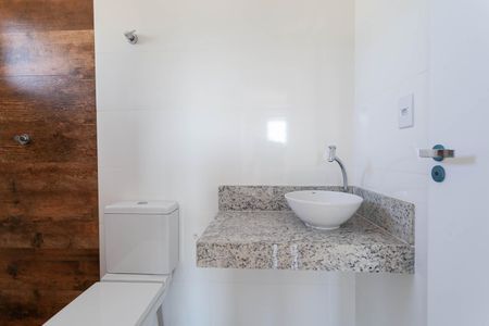 Apartamento à venda com 61m², 2 quartos e 1 vaga Apartamento à venda com 61m², 2 quartos e 1 vagaBanheiro social