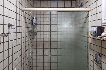 Casa à venda com 352m², 5 quartos e 3 vagas Casa à venda com 352m², 5 quartos e 3 vagasBanheiro da Suíte 3