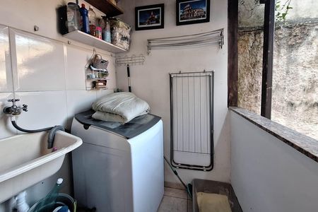 Casa à venda com 352m², 5 quartos e 3 vagas Casa à venda com 352m², 5 quartos e 3 vagasAnexo