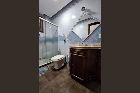 Casa à venda com 352m², 5 quartos e 3 vagas Casa à venda com 352m², 5 quartos e 3 vagasBanheiro da Suíte 2