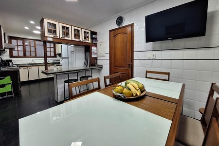 Casa à venda com 352m², 5 quartos e 3 vagas Casa à venda com 352m², 5 quartos e 3 vagasCozinha