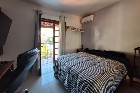 Casa à venda com 352m², 5 quartos e 3 vagas Casa à venda com 352m², 5 quartos e 3 vagasSuíte 3