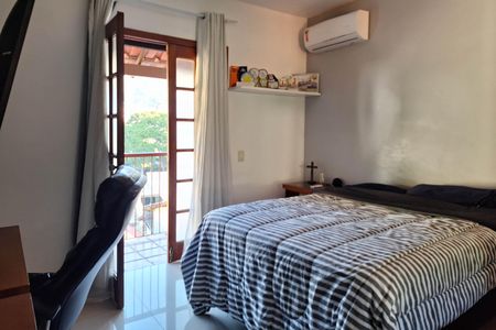 Casa à venda com 352m², 5 quartos e 3 vagas Casa à venda com 352m², 5 quartos e 3 vagasSuíte 3