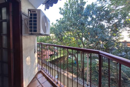 Casa à venda com 352m², 5 quartos e 3 vagas Casa à venda com 352m², 5 quartos e 3 vagasBanheiro da Suíte 1