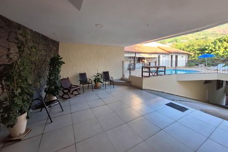 Casa à venda com 352m², 5 quartos e 3 vagas Casa à venda com 352m², 5 quartos e 3 vagasQuintal
