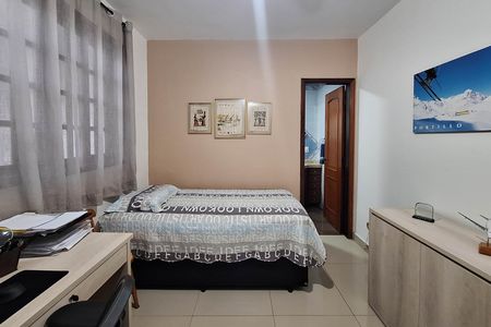 Casa à venda com 352m², 5 quartos e 3 vagas Casa à venda com 352m², 5 quartos e 3 vagasSuíte 2
