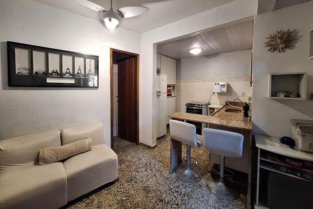 Casa à venda com 352m², 5 quartos e 3 vagas Casa à venda com 352m², 5 quartos e 3 vagasAnexo