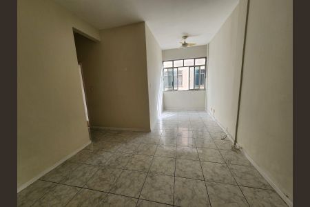Apartamento para alugar com 68m², 3 quartos e sem vaga Apartamento para alugar com 68m², 3 quartos e sem vagaSala