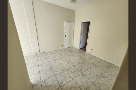 Apartamento para alugar com 68m², 3 quartos e sem vaga Apartamento para alugar com 68m², 3 quartos e sem vagaSala