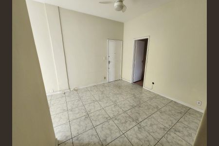 Apartamento para alugar com 68m², 3 quartos e sem vaga Apartamento para alugar com 68m², 3 quartos e sem vagaSala