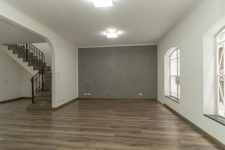 Casa para alugar com 350m², 4 quartos e 2 vagas Casa para alugar com 350m², 4 quartos e 2 vagasSala