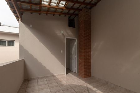 Casa para alugar com 350m², 4 quartos e 2 vagas Casa para alugar com 350m², 4 quartos e 2 vagasTerraço dos fundos