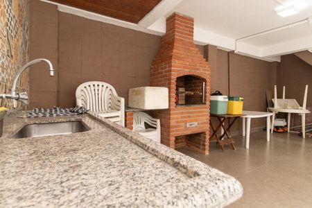 Casa para alugar com 350m², 4 quartos e 2 vagas Casa para alugar com 350m², 4 quartos e 2 vagasQuintal - Churrasqueira