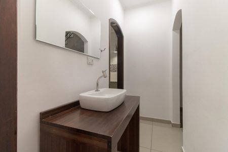 Casa para alugar com 350m², 4 quartos e 2 vagas Casa para alugar com 350m², 4 quartos e 2 vagasLavabo