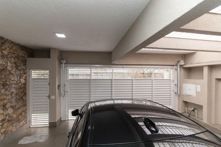 Garagem de casa para alugar com 4 quartos, 350m² em Jardim Avelino, São Paulo