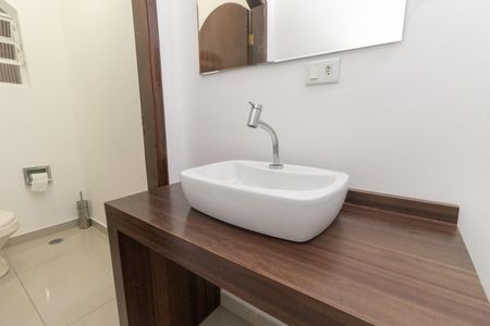 Casa para alugar com 350m², 4 quartos e 2 vagas Casa para alugar com 350m², 4 quartos e 2 vagasLavabo