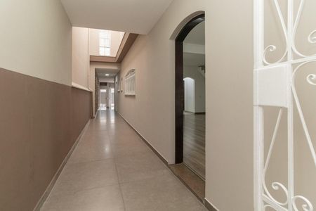 Casa para alugar com 350m², 4 quartos e 2 vagas Casa para alugar com 350m², 4 quartos e 2 vagasEntrada social