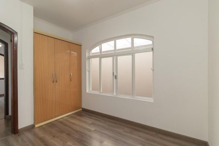Casa para alugar com 350m², 4 quartos e 2 vagas Casa para alugar com 350m², 4 quartos e 2 vagasQuarto 1