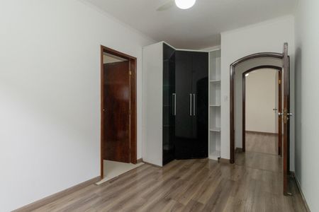 Casa para alugar com 350m², 4 quartos e 2 vagas Casa para alugar com 350m², 4 quartos e 2 vagasSuíte 2