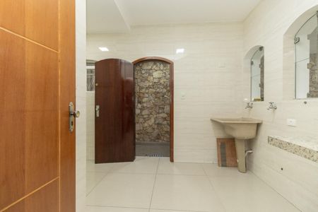 Casa para alugar com 350m², 4 quartos e 2 vagas Casa para alugar com 350m², 4 quartos e 2 vagasÁrea de Serviço
