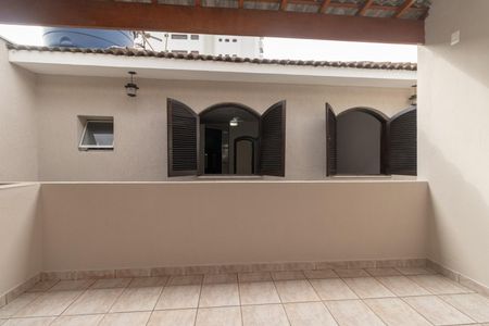 Terraço dos fundos de casa para alugar com 4 quartos, 350m² em Jardim Avelino, São Paulo
