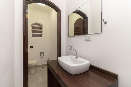 Casa para alugar com 350m², 4 quartos e 2 vagas Casa para alugar com 350m², 4 quartos e 2 vagasLavabo