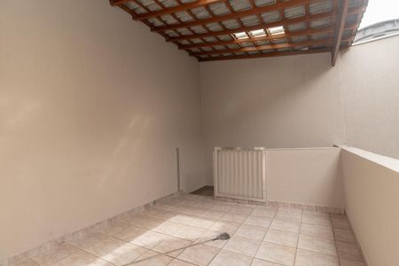 Casa para alugar com 350m², 4 quartos e 2 vagas Casa para alugar com 350m², 4 quartos e 2 vagasTerraço dos fundos