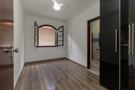 Casa para alugar com 350m², 4 quartos e 2 vagas Casa para alugar com 350m², 4 quartos e 2 vagasSuíte 2