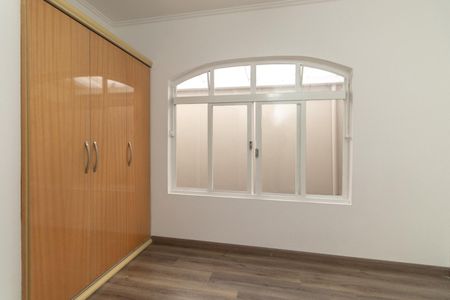 Casa para alugar com 350m², 4 quartos e 2 vagas Casa para alugar com 350m², 4 quartos e 2 vagasQuarto 1