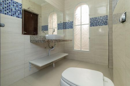 Casa para alugar com 350m², 4 quartos e 2 vagas Casa para alugar com 350m², 4 quartos e 2 vagasBanheiro da Suíte 2