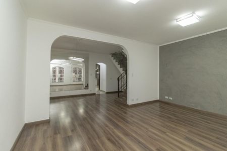 Casa para alugar com 350m², 4 quartos e 2 vagas Casa para alugar com 350m², 4 quartos e 2 vagasSala