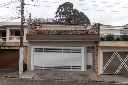 Casa para alugar com 350m², 4 quartos e 2 vagas Casa para alugar com 350m², 4 quartos e 2 vagasFachada
