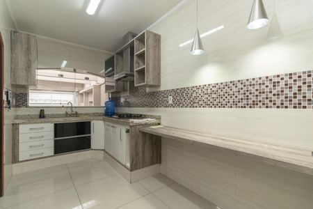Cozinha de casa para alugar com 4 quartos, 350m² em Jardim Avelino, São Paulo