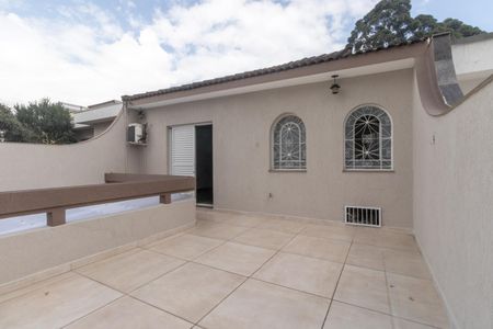 Casa para alugar com 350m², 4 quartos e 2 vagas Casa para alugar com 350m², 4 quartos e 2 vagasVaranda da suíte 1