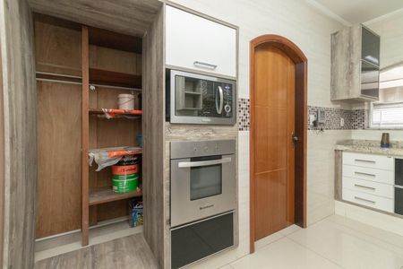 Casa para alugar com 350m², 4 quartos e 2 vagas Casa para alugar com 350m², 4 quartos e 2 vagasCozinha