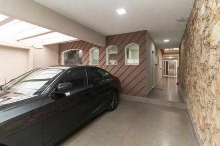 Garagem de casa para alugar com 4 quartos, 350m² em Jardim Avelino, São Paulo