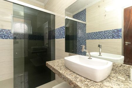 Casa para alugar com 350m², 4 quartos e 2 vagas Casa para alugar com 350m², 4 quartos e 2 vagasBanheiro da Suíte 2