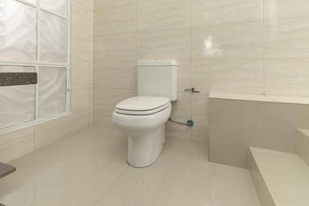 Casa para alugar com 350m², 4 quartos e 2 vagas Casa para alugar com 350m², 4 quartos e 2 vagasBanheiro da Suíte 1