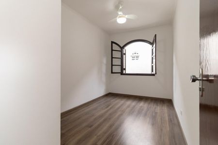 Casa para alugar com 350m², 4 quartos e 2 vagas Casa para alugar com 350m², 4 quartos e 2 vagasQuarto 2